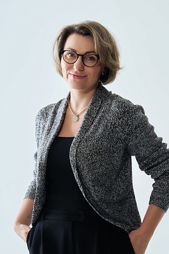 Елена Лашманова